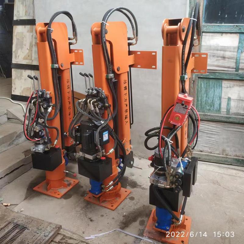 元宝山区重汽蓝牌随车吊 3.2吨 国六动力强 液压驱动 农用自卸起重机